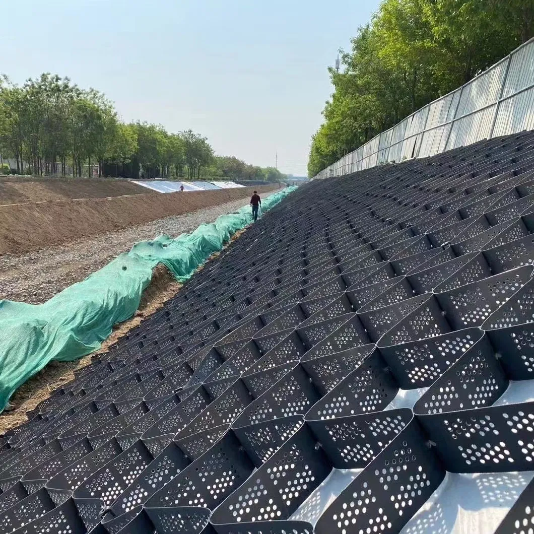 50 มิลลิเมตร ความแข็งแรงสูง HDPE Geocell สําหรับการป้องกันทางลอยทางขับรถ 3