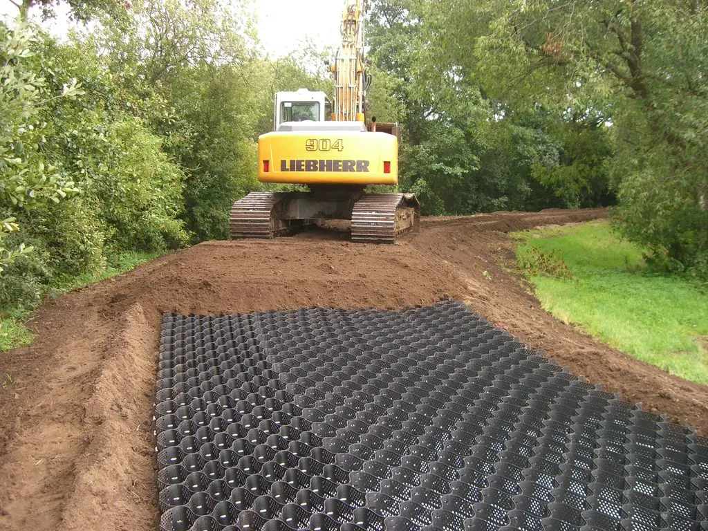 HDPE เครื่องพัดกรวยระบบวัสดุการขับขี่ Geocell เนื้อผงสําหรับการเสริมสร้างถนน 7