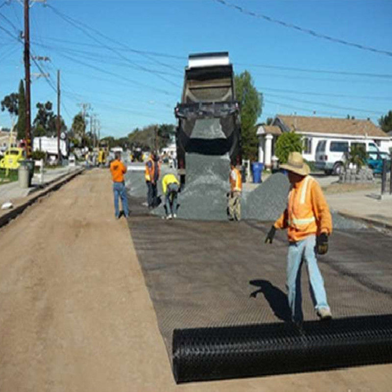 ปรับไฟ PP Biaxial Geogrid สําหรับเหมืองถ่านหิน Anti-inflammating / Extruded PP Biaxial พลาสติก Geogrid สําหรับ Stabilisati ดิน
