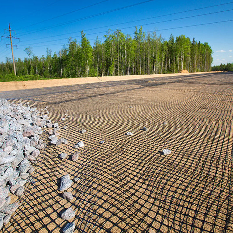 ปรับไฟ PP Biaxial Geogrid สําหรับเหมืองถ่านหิน Anti-inflammating / Extruded PP Biaxial พลาสติก Geogrid สําหรับ Stabilisati ดิน