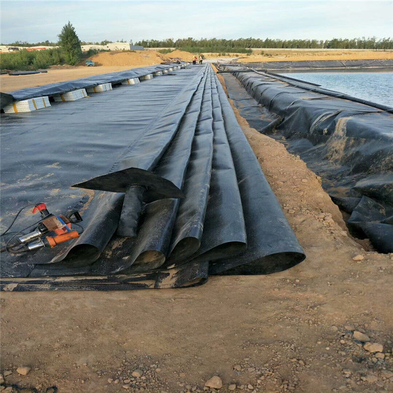 0.3mm/0.5mm/0.75mm/1mm/1.5mm/2mm Black Membrane พลาสติกแผ่น HDPE LDPE LLDPE Virgin Geomembrane Liner สําหรับปลากุ้ง F