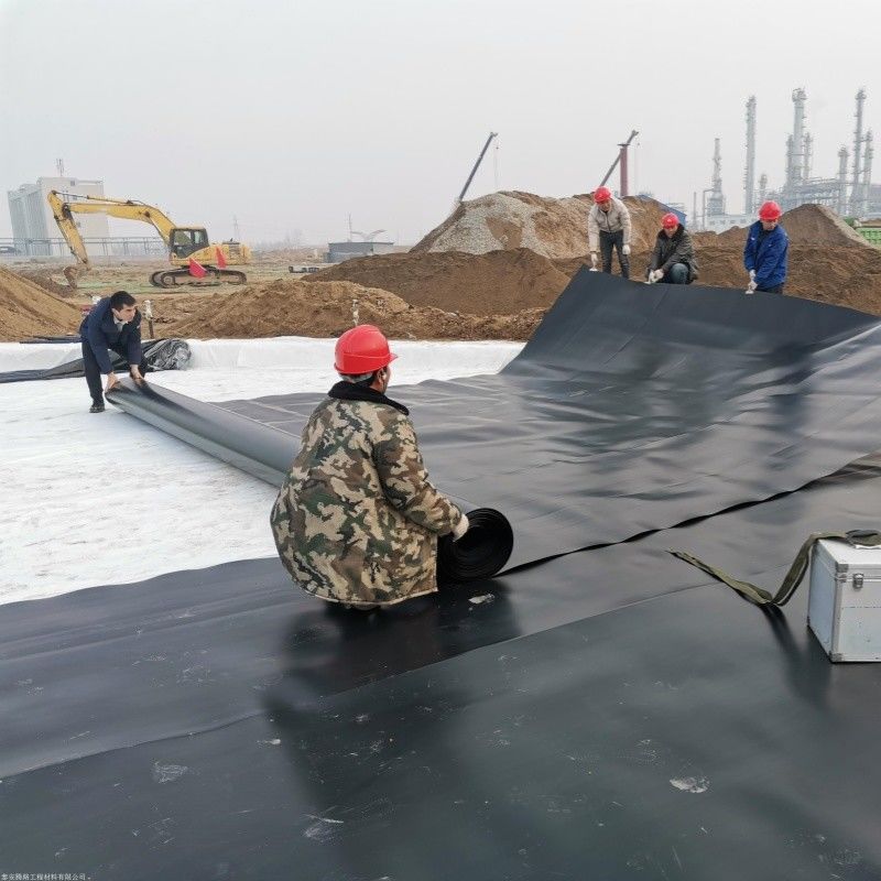 HDPE Geomembrane Waterproofing Liner / Pool Liner / Georid Road Construction Material Landfill Biogas Digester เครื่องปรับน้ําจากก้อนธาตุ