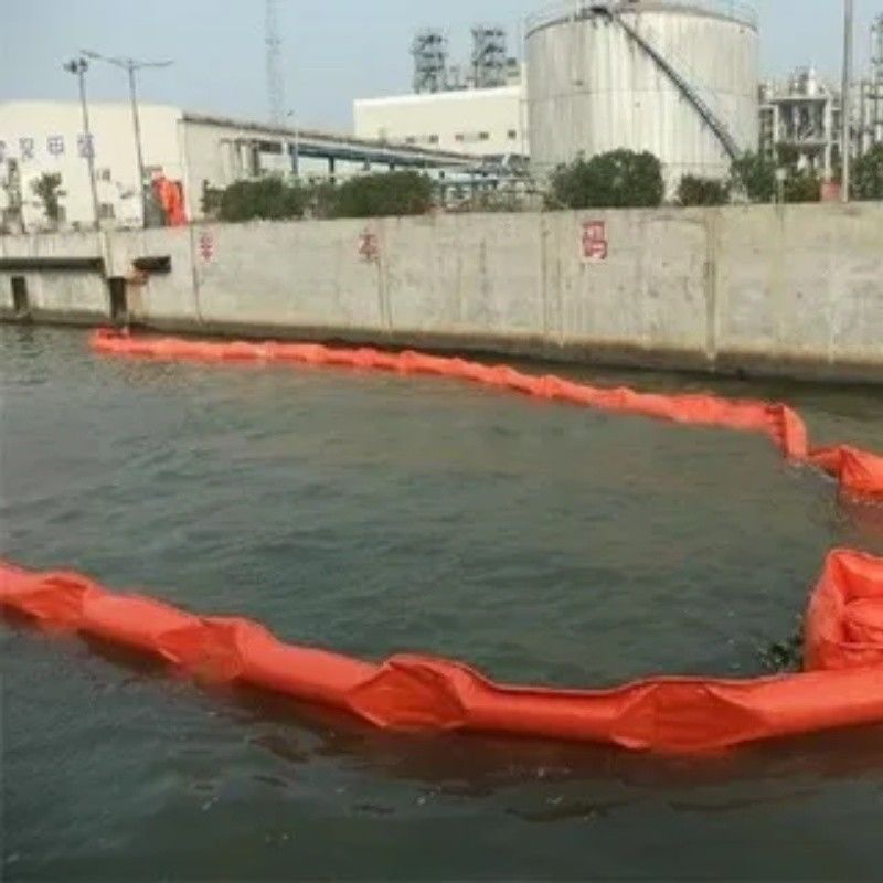 ผ้าม่านดิน PVC ลอย ผ้าม่านดิน บูมประปา สะอาดต่อสิ่งแวดล้อม น้ํามันกระจาย
