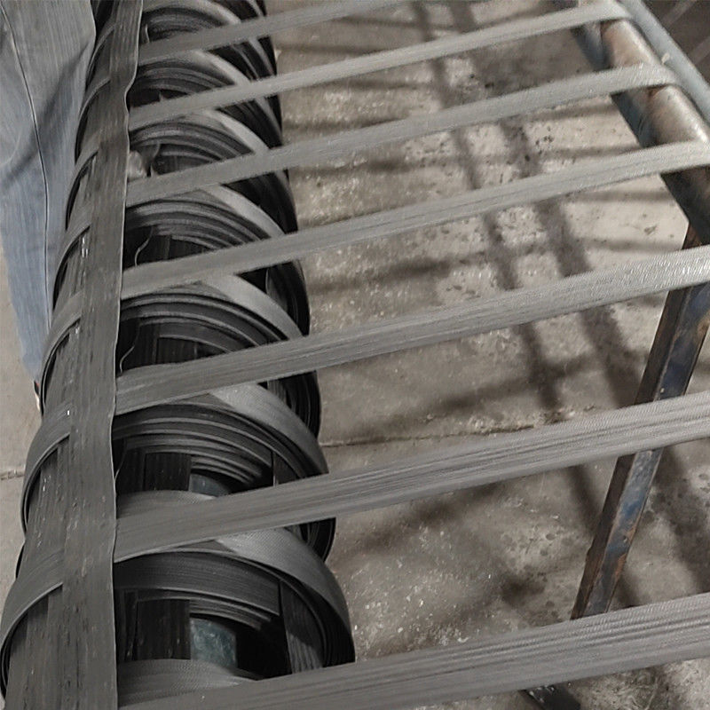 สายไฟเบอร์เสริมพลาสติก Geogrid ความแข็งแรงสูง โพลิเอสเตอร์ Bixial Geogrid สายไฟเบอร์พลาสติก Geogrid สําหรับการสร้างถนน