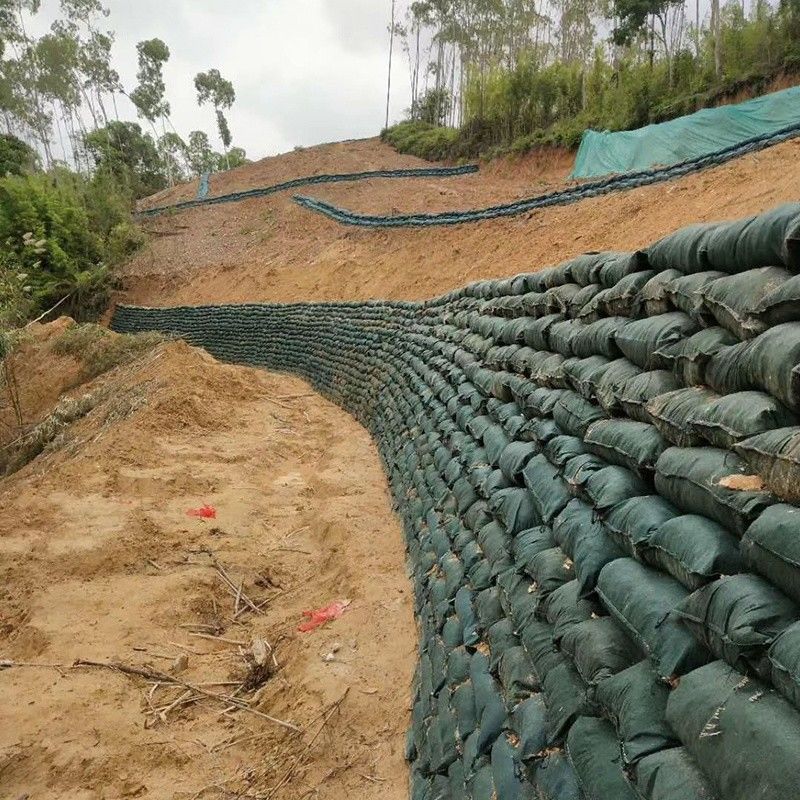 กระเป๋าสะพายน้ําไม่เนื้อ โพลีเอสเตอร์ / PP Geobag สําหรับการป้องกันชันและเขื่อนหญ้าเพื่อปกป้องสิ่งแวดล้อม