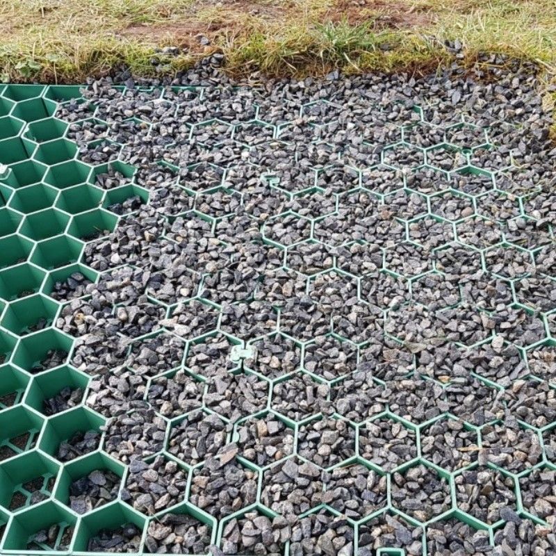เครื่องปรับพื้นหญ้าที่ผ่านกระบวนการหนัก เครื่องปรับพื้นหญ้า HDPE พลาสติก เครื่องปรับพื้นหญ้าสําหรับทางเดิน