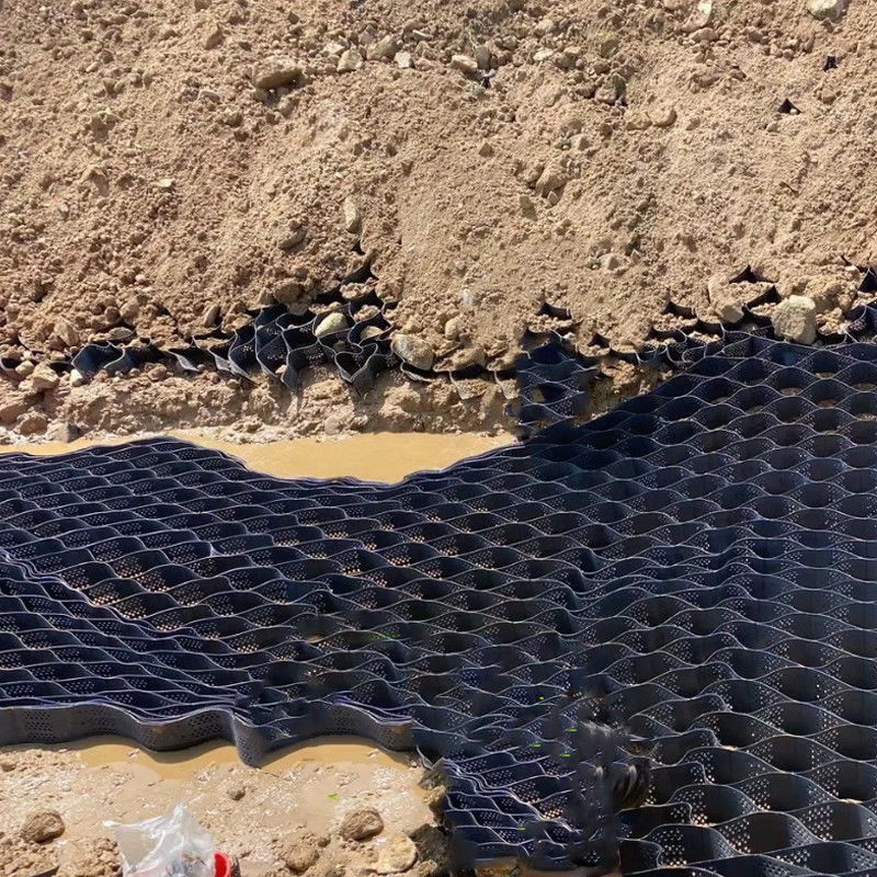 มีเนื้อเยื่อด้วยรู ระบบปิดเซลล์สูง ผึ้งผึ้ง HDPE Geocell สําหรับถนน มูลนิธิ ป้องกันคลาน ที่จอดรถ ทางเดิน