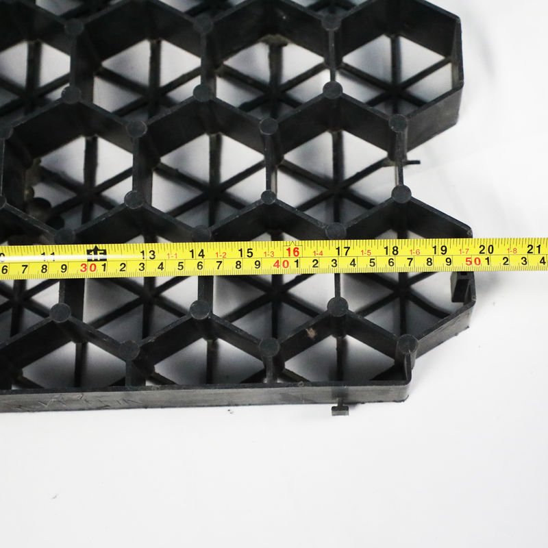 พลาสติก พลาสติกหญ้ากรีดสําหรับที่จอดรถ ไฟออก HDPE Pavers Geogrid สําหรับภูมิทัศน์ แผ่นดิน Geocell หญ้า Paddock Grid