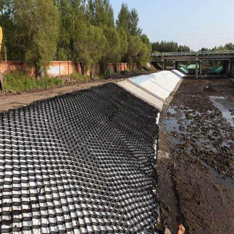 แผ่นพลาสติก HDPE รังผึ้งแบบมีพื้นผิวและเจาะรูสำหรับเสริมความมั่นคงในการก่อสร้างถนน