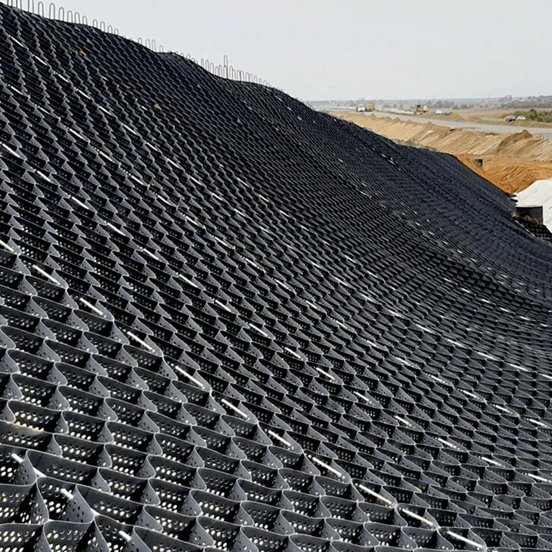 ตาข่ายพลาสติกสองแกนแรงดึงสูง – 30kN/m สีดำ PP/PET Geogrid สำหรับการเสริมความแข็งแรงของดินและการปรับเสถียรฐานรากถนน