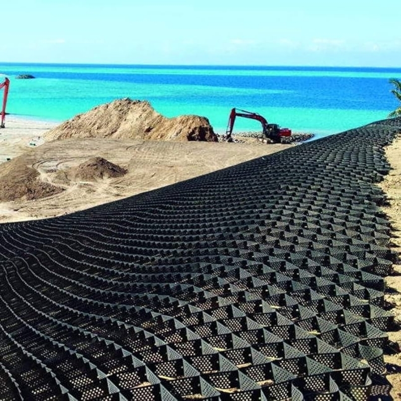 HDPE Geocell แบบมีรูพรุน ระบบกักกันเซลล์สูง รังผึ้ง HDPE Geocell สำหรับฐานรากถนน ป้องกันลาดเอียง ลานจอดรถ ทางเข้า กำแพงกันดิน