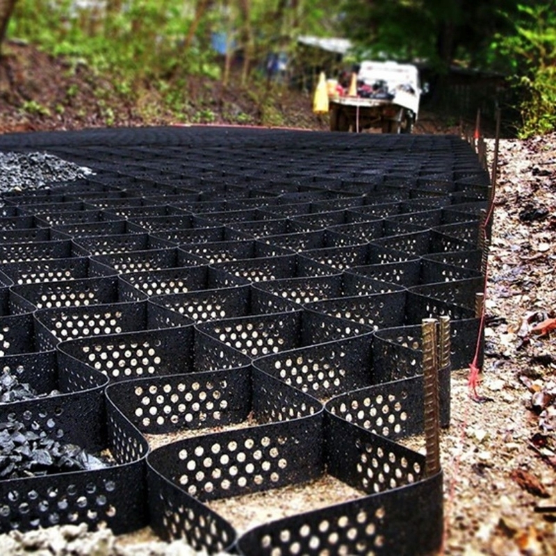 HDPE Geocell แบบมีรูพรุน ระบบกักกันเซลล์สูง รังผึ้ง HDPE Geocell สำหรับฐานรากถนน ป้องกันลาดเอียง ลานจอดรถ ทางเข้า กำแพงกันดิน