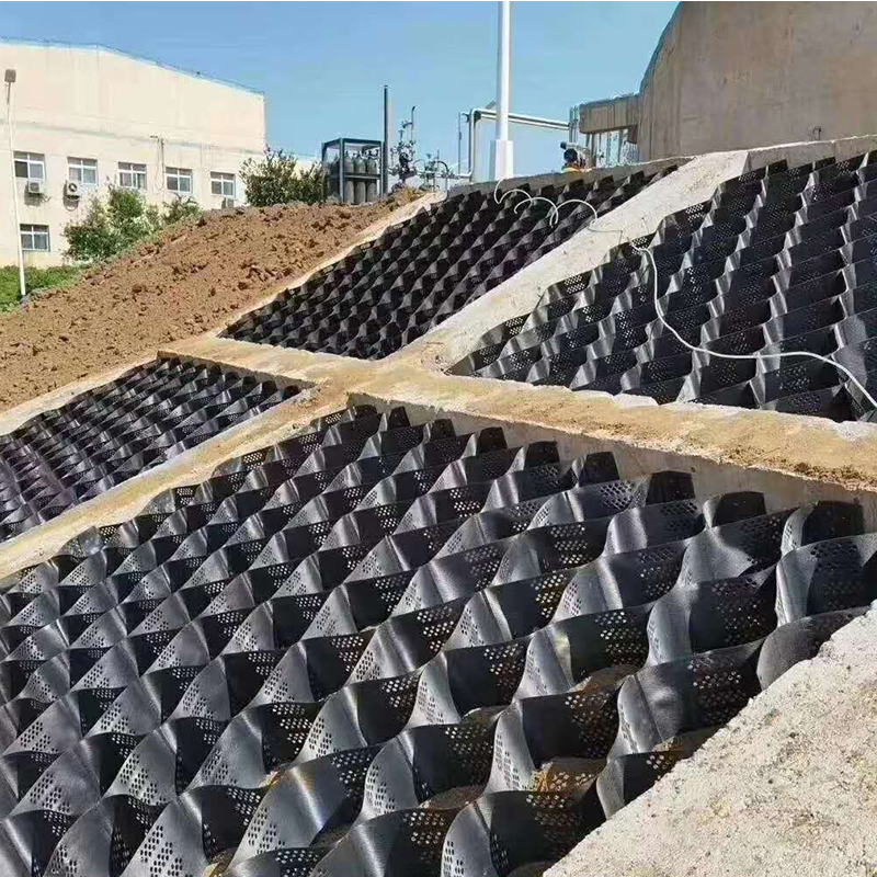 แผ่นใยสังเคราะห์ HDPE พลาสติกเจาะรูและมีพื้นผิวสำหรับเสริมความแข็งแรงของทางเข้า, เสริมฐานถนน, ลานจอดรถ และป้องกันลาด