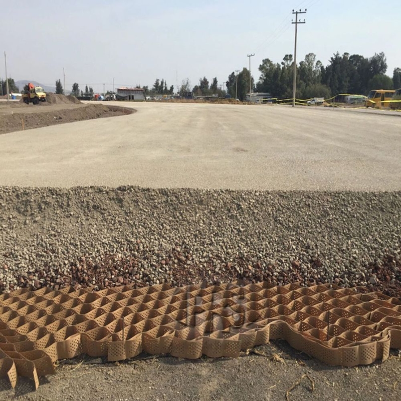 HDPE Geocells ทนทาน พื้นผิวเรียบ HDPE Geocell สำหรับทางเข้า การควบคุมการกัดเซาะสำหรับทางลาด การรองรับกำแพงกันดิน